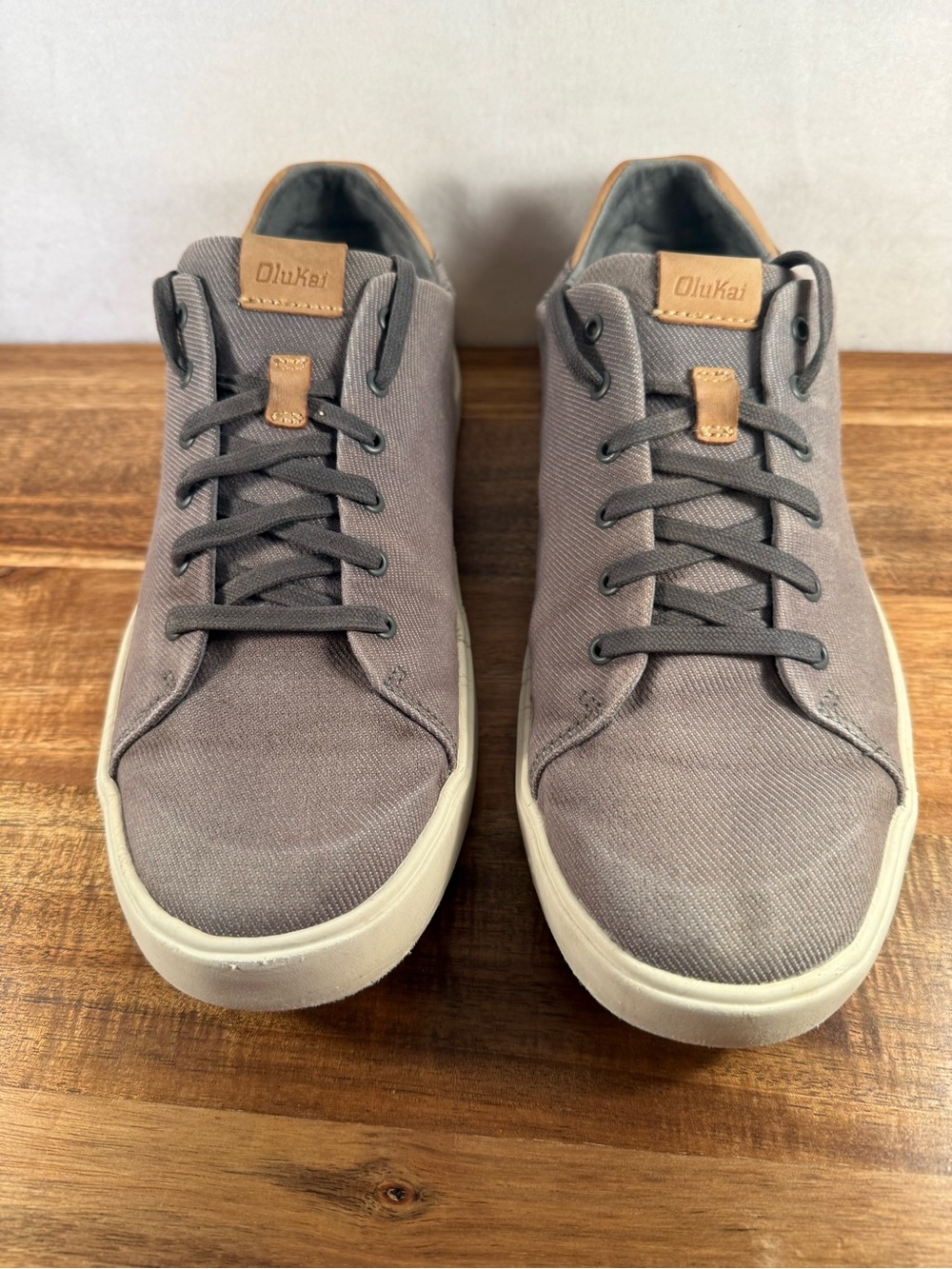 OluKai Lae'ahi Li Lace Up Canvas Sneaker Grey Size 8.5